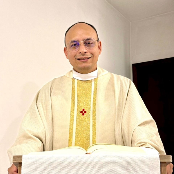 Pe. Junior Silva de Almeida